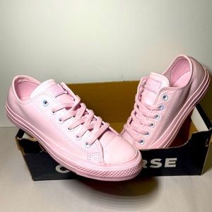 Converse leather Pink shoes with iridescent grommets